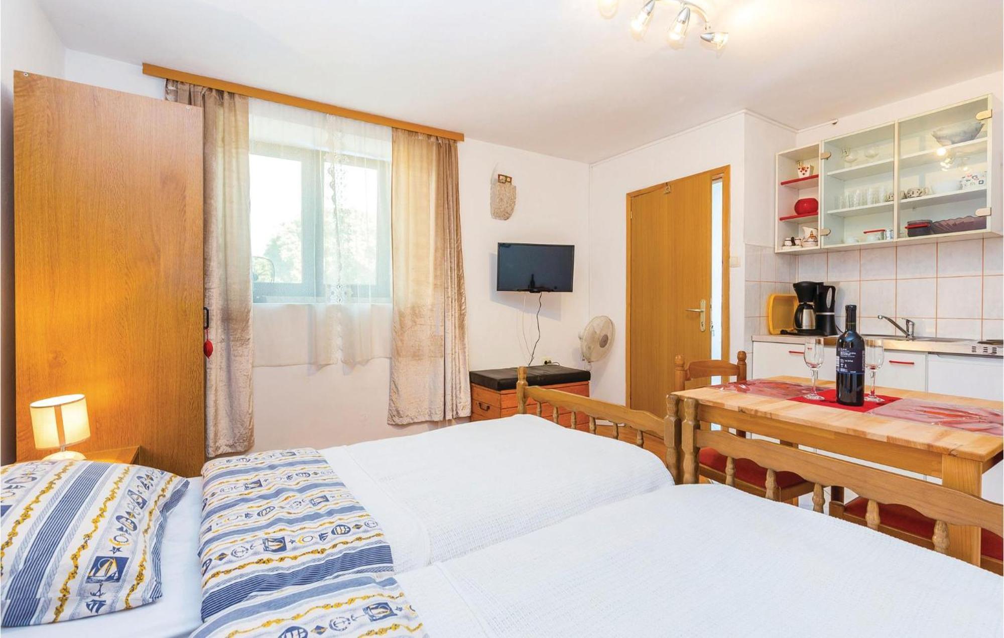 Stunning Apartment In Bakar With Kitchen Kültér fotó